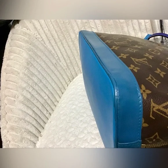 Louis Vuitton Alma - Picture 11 of 16